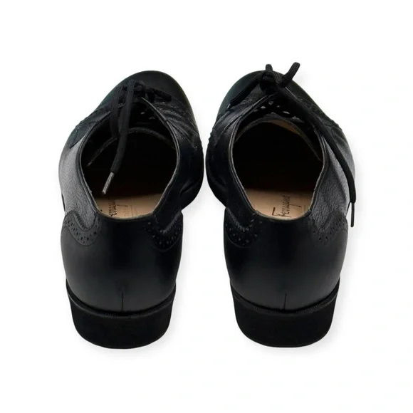 Vintage: Salvatore Ferragamo Boutique ✽ Oxford Wingtip Shoes ✽ Black Leather 7M - Picture 4 of 16
